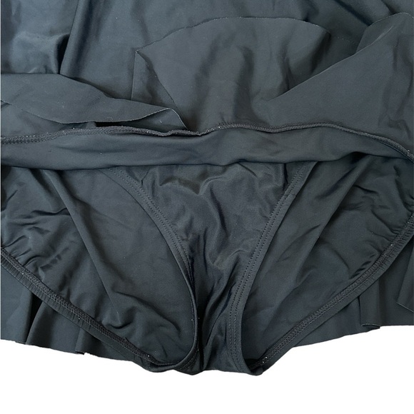 Croft & Barrow ruffled swim skirt tummy control black‎ 24W - Picture 3 of 6